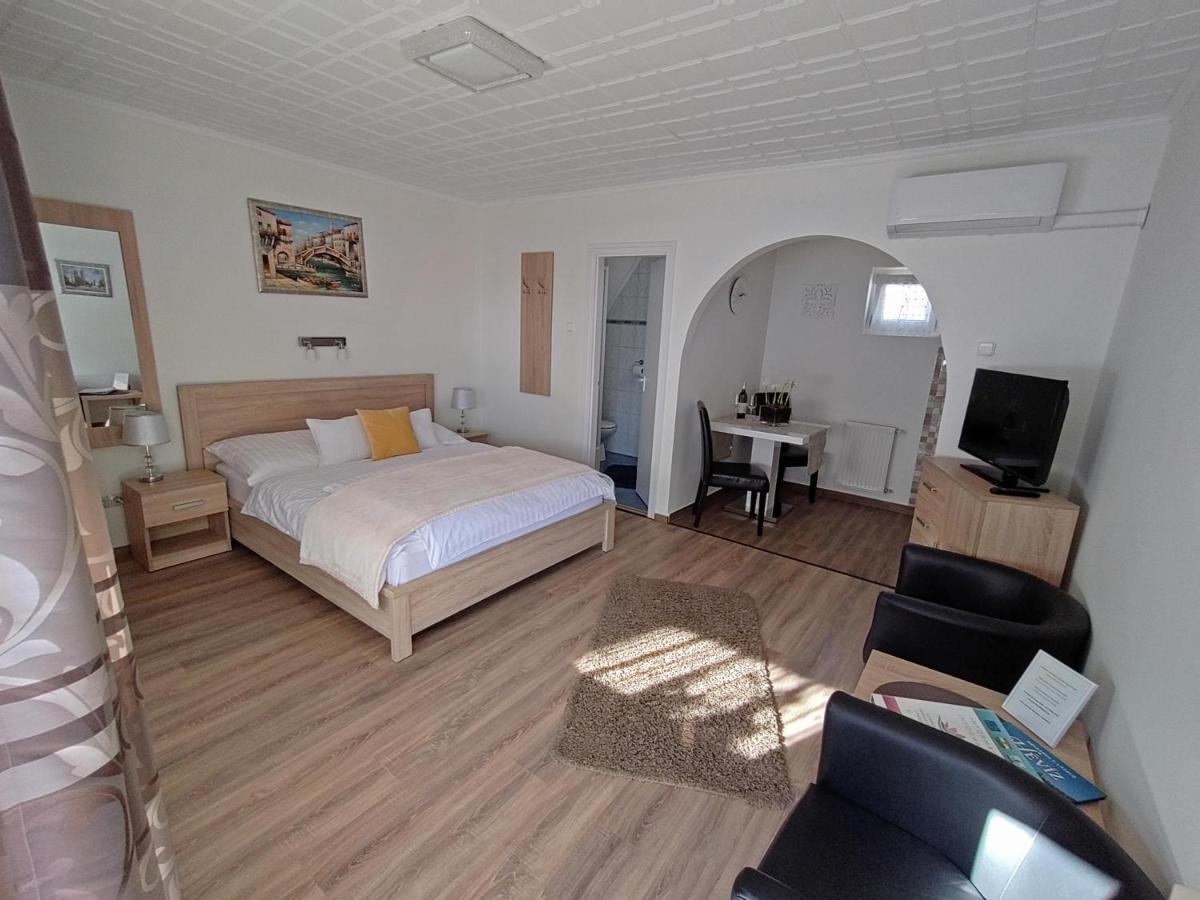 Szecsenyi Apartman Hévíz Exterior foto