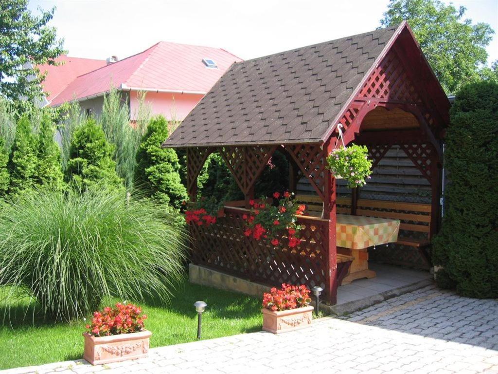 Szecsenyi Apartman Hévíz Exterior foto