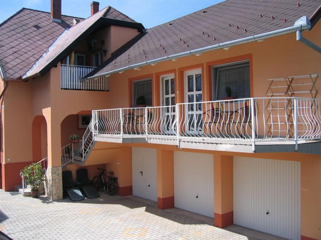 Szecsenyi Apartman Hévíz Exterior foto