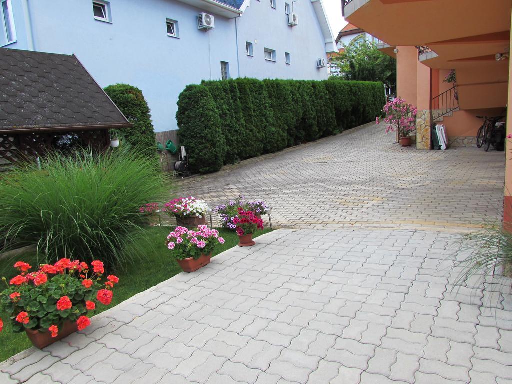 Szecsenyi Apartman Hévíz Exterior foto