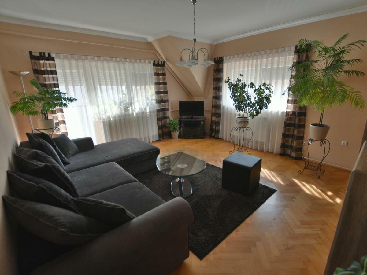 Szecsenyi Apartman Hévíz Exterior foto